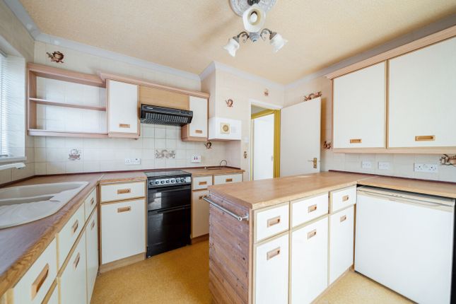 55, Sullington Gardens, Worthing photo 4