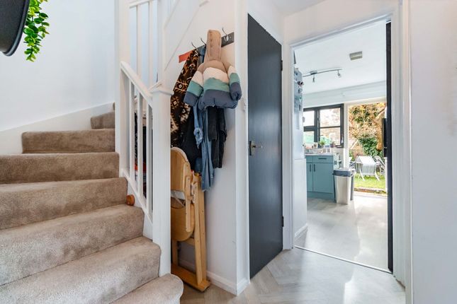 24 Field End, Uckfield photo 2