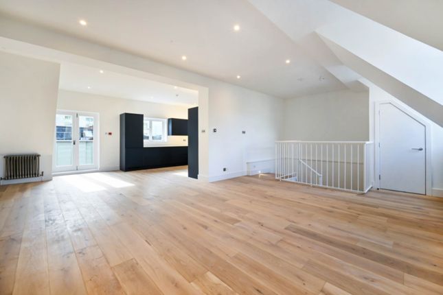 Thumbnail Flat to rent in Parker Street, Holborn, London