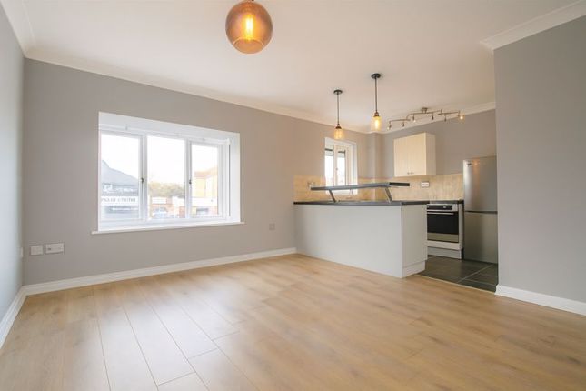 4 Richmond Court, High Road, Broxbourne photo 2