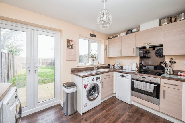25, Brick Kiln Close, Great Yarmouth photo 3