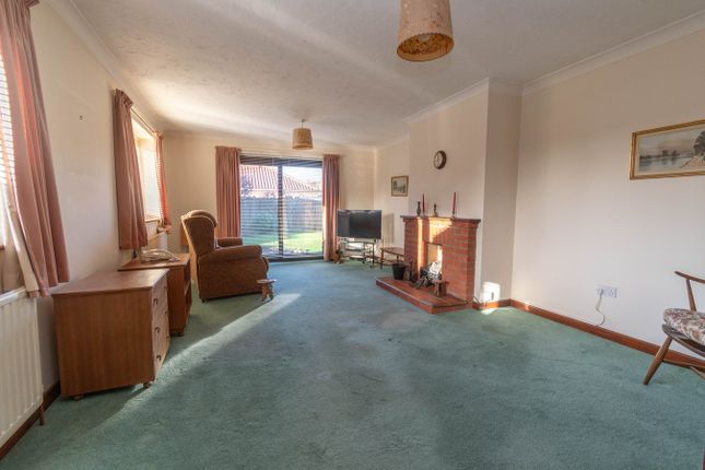 4, Granary Close, Briston photo 4