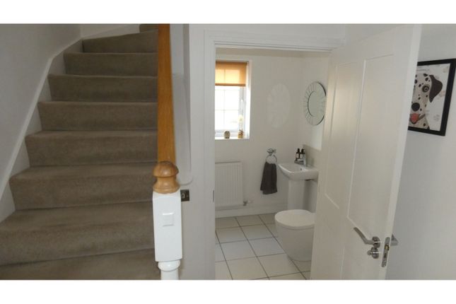 18, Castle Stead Drive, Cullingworth, Bradford photo 3