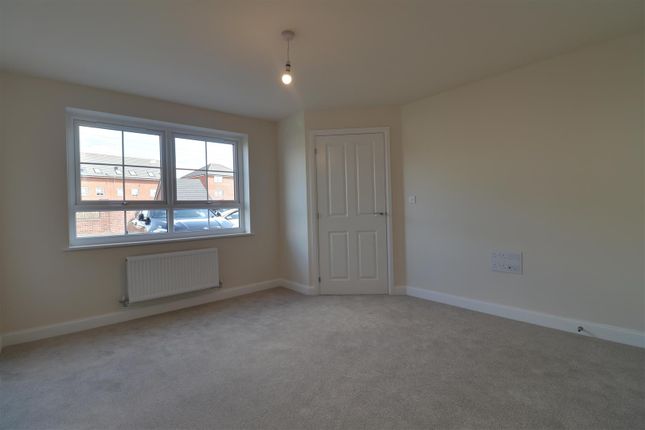 11, Pembrey Drive, Stoke-On-Trent photo 3