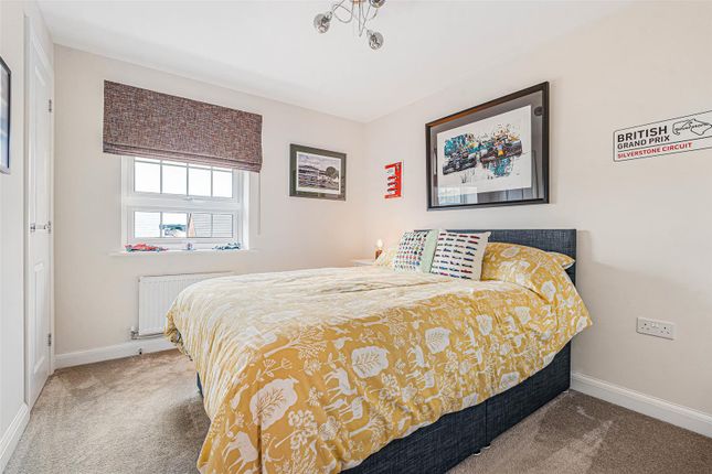 4 Fitzgilbert Close, Okehampton photo 4
