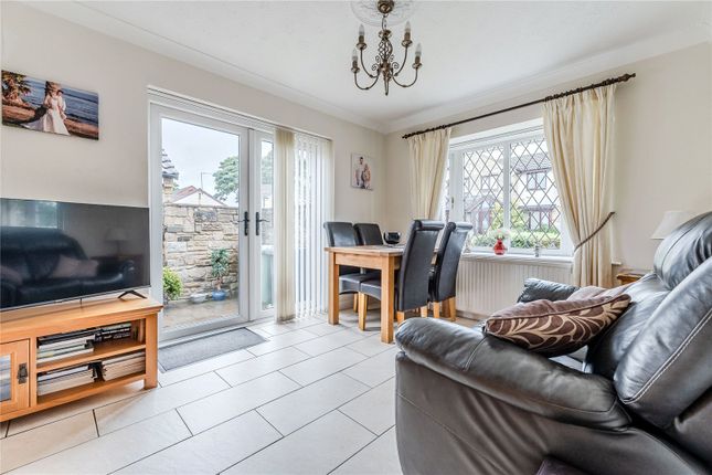 19, Meadowgate Drive, Wakefield photo 4