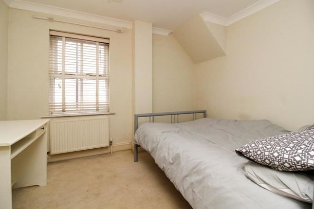 Room to rent in Nunns Road, Colchester