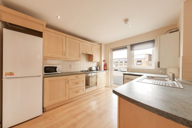 9, Daniel Place, Dundee photo 3