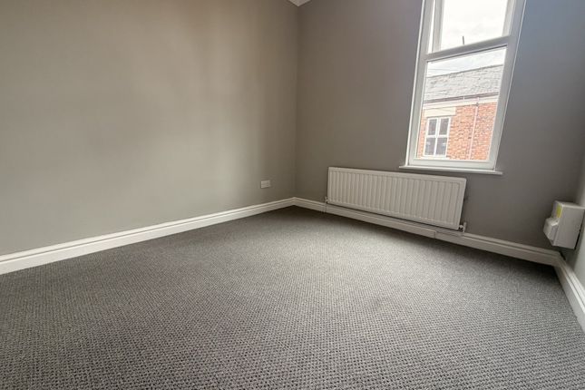 Apt 4, 2, Acton Terrace, Swinley photo 5