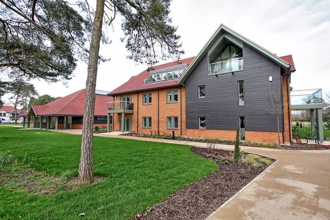 Thumbnail Flat for sale in Rickmansworth Lane, Chalfont St. Peter, Gerrards Cross