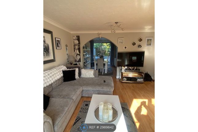 Orwell Close, Eastbourne photo 2