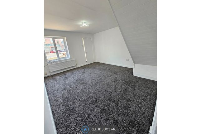Bury New Road, Heywood photo 4