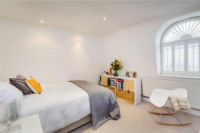 9, 2, Penywern Road, London photo 4