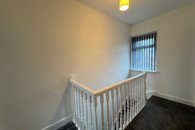Room 1, 4 Rees Terrace, Pontypridd photo 5