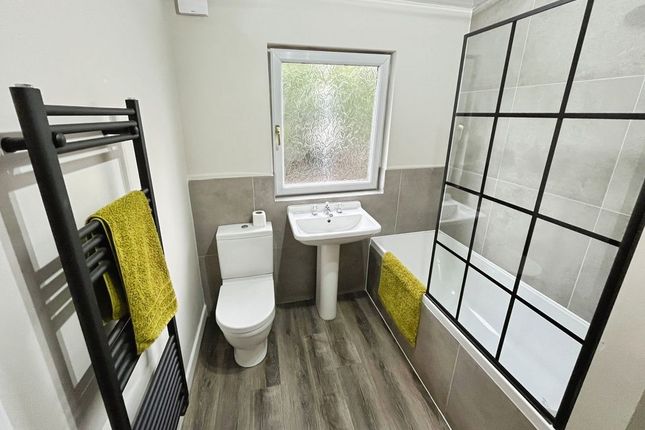 23, Hough Lane, Bolton photo 3