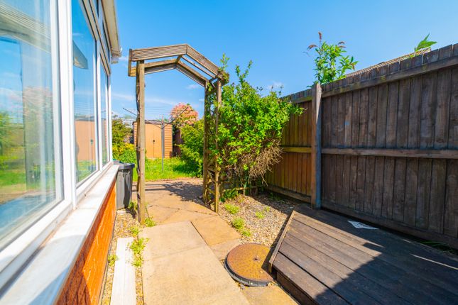 29, Clos Avro, Cardiff photo 4