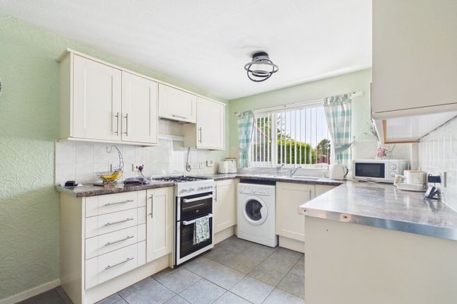 11, Castlecroft, Telford photo 2
