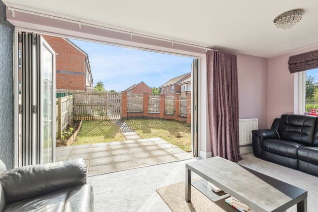 15, Drawbridge Avenue, Wakefield photo 4