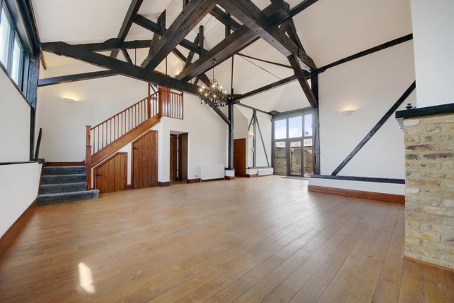 Barn conversion to rent in The Clock Tower, Woodhall Lane, Shenley