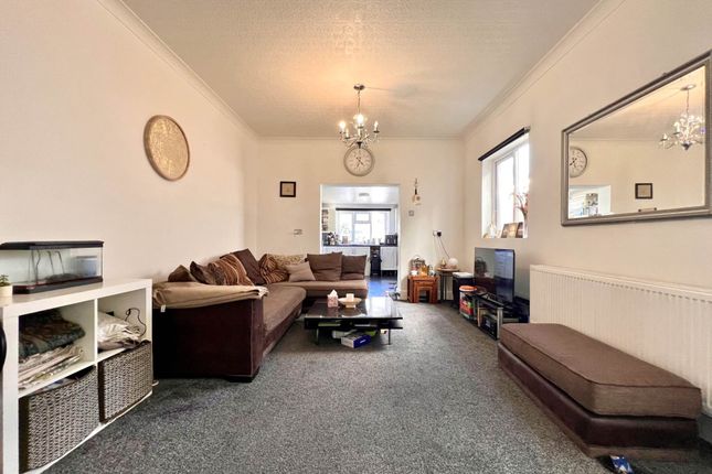 597, Romford Road, London photo 4