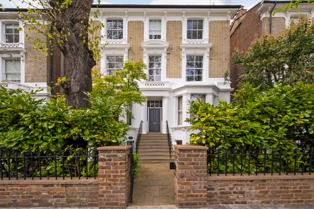 Terraced house to rent in Cambridge Gardens, North Kensington