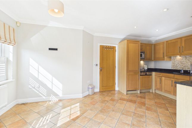 8, Cedar Gardens, Woking photo 4