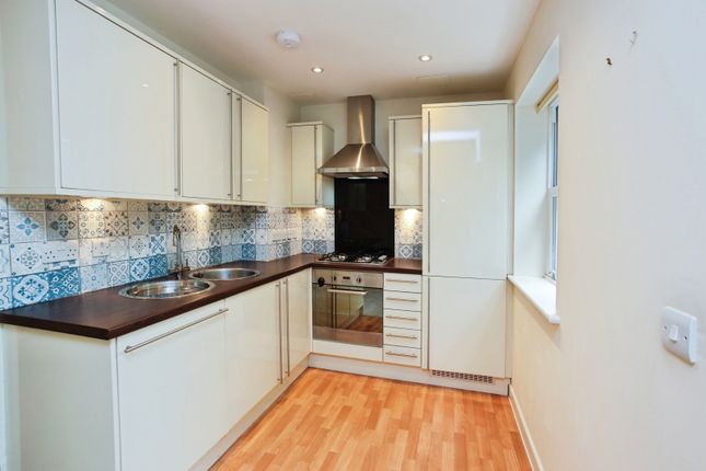 Flat 2, 3, Parsons Place, Kent photo 2