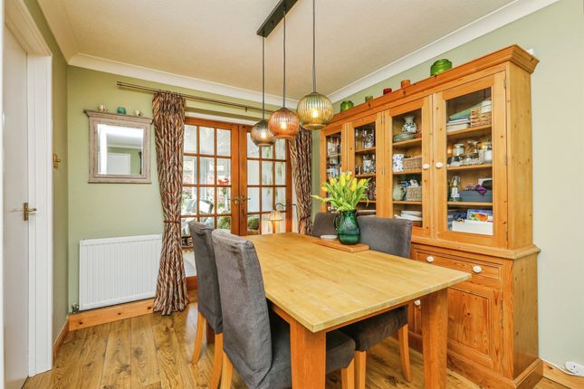 6, Bramcote Drive, Retford photo 4