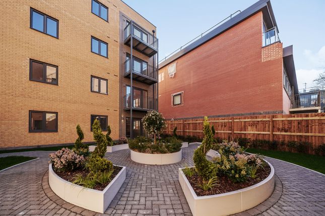 Flat for sale in Belmont Park, Clivemont Road, Maidenhead