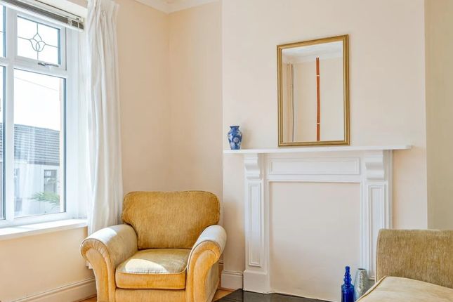 35 Kinley Street, Swansea photo 3
