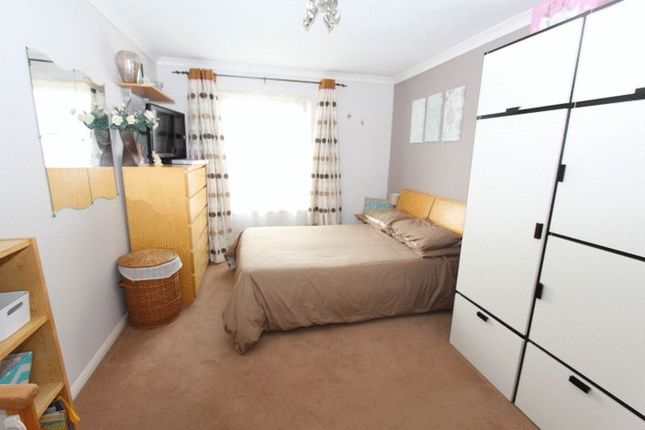 Flat for sale in Langley Park Road, Sutton