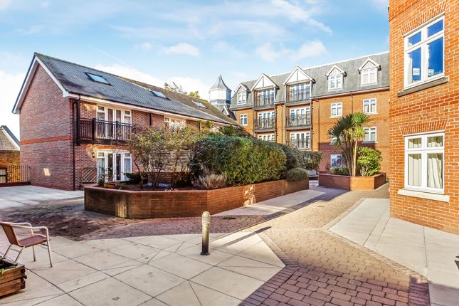 Flat for sale in Leret Way, Leatherhead, Surrey