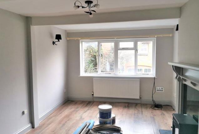 Flat 3, 2, High Street, Knighton photo 3