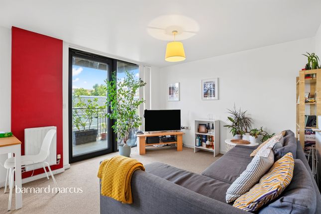 Flat 15, Gately Court, Samuel Street, LONDON photo 4