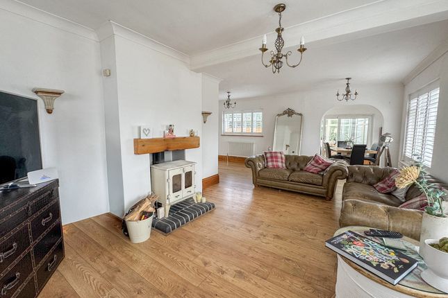 17, Silverthorne Close, Rochford photo 4