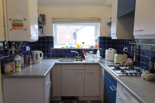 Semi-detached house to rent in Gregory Avenue, Lenton, Nottingham