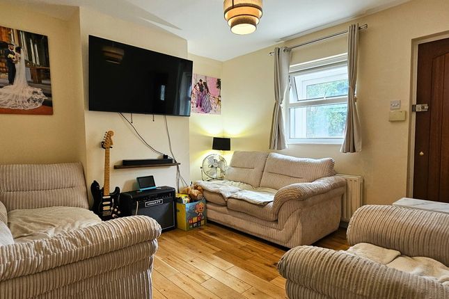 6, Prospect Gardens, Stourbridge photo 2