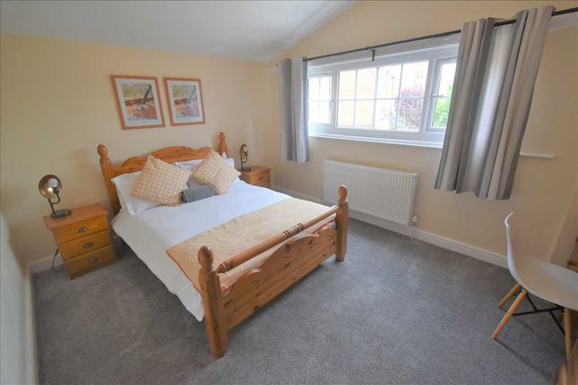 Room to rent in Phoenix Place, Dartford