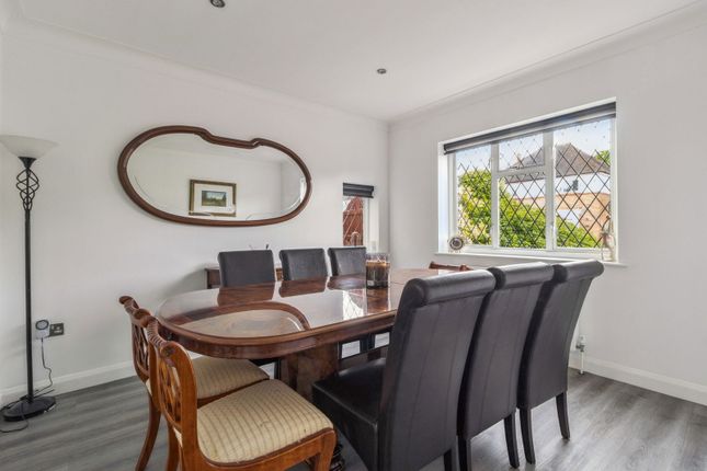 17, Winchester Drive, Pinner photo 3