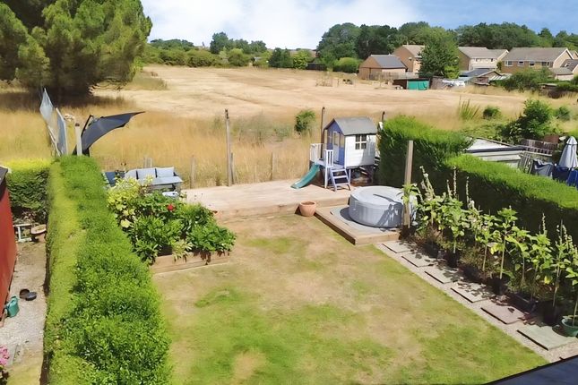 18, Holden Avenue, Aston-On-Trent photo 3