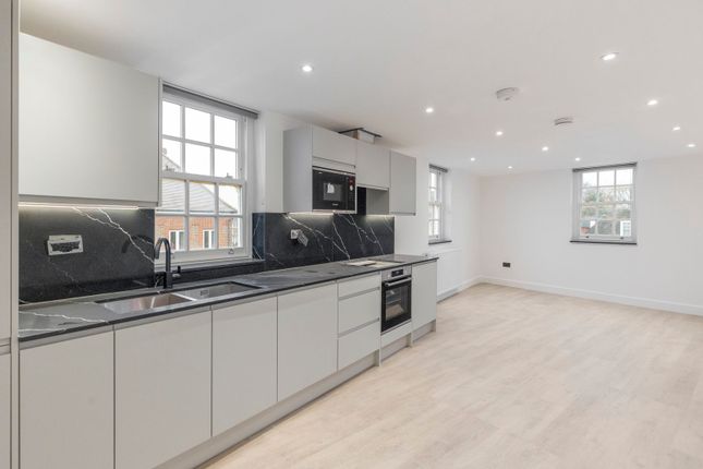 Thumbnail Flat to rent in Ashbourne House, 1A Alberon Gardens, London