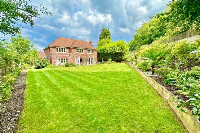 Oscars Lodge, Pankhurst Farm, Woking photo 3