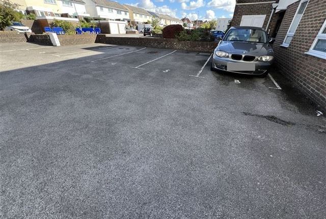 Flat 5, Stuart Court Regal Close, Portsmouth photo 2