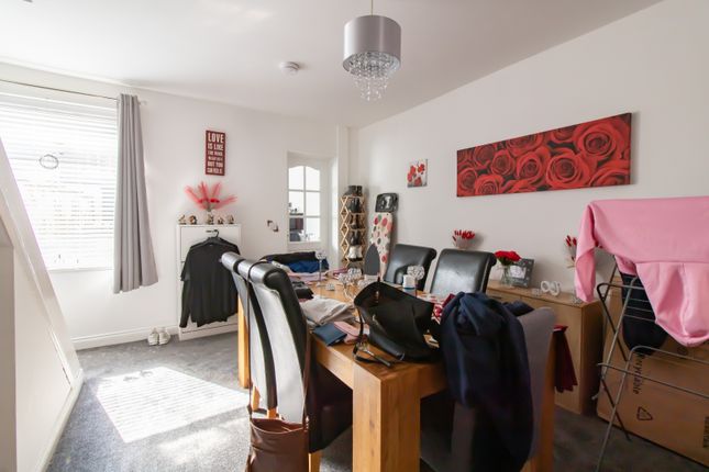 15, William Street, North Skelton photo 4
