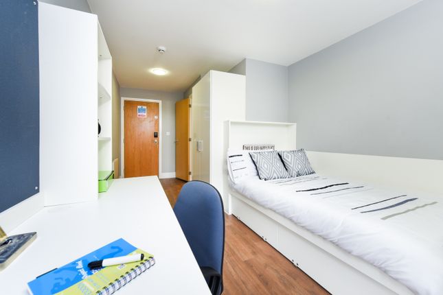 Thumbnail Flat to rent in Crewe Street, Chester