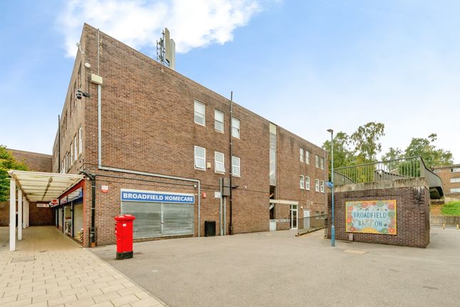Broadfield Barton, Crawley photo 2