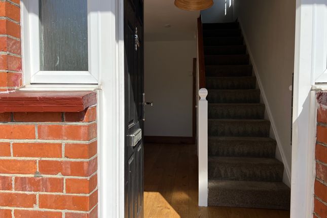 114, Cove Road, Farnborough photo 3