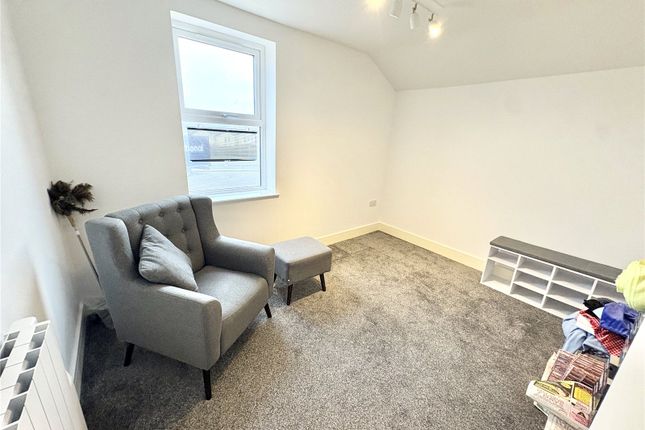 32, Blackpool photo 5