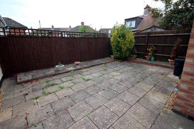 94, Yelvertoft Road, Northampton photo 5