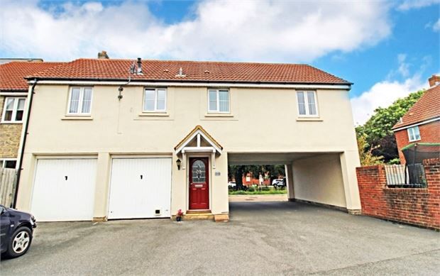 End terrace house to rent in Montecute Circus, Weston Village, Weston-Super-Mare, North Somerset. BS24